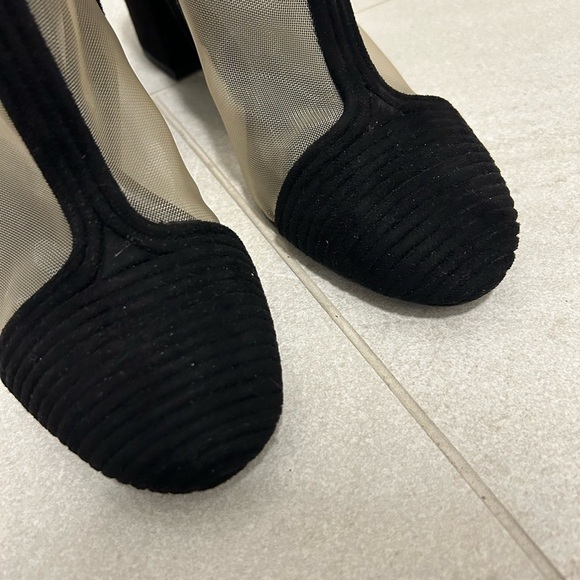 Elegant Black Ankle Booties - Picture 5 of 11